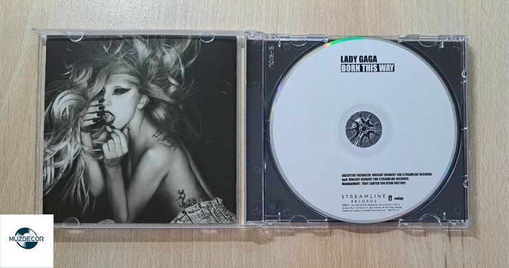 Lady Gaga &ndash; Born This Way (2011) Audio CD (імпорт, буклет)