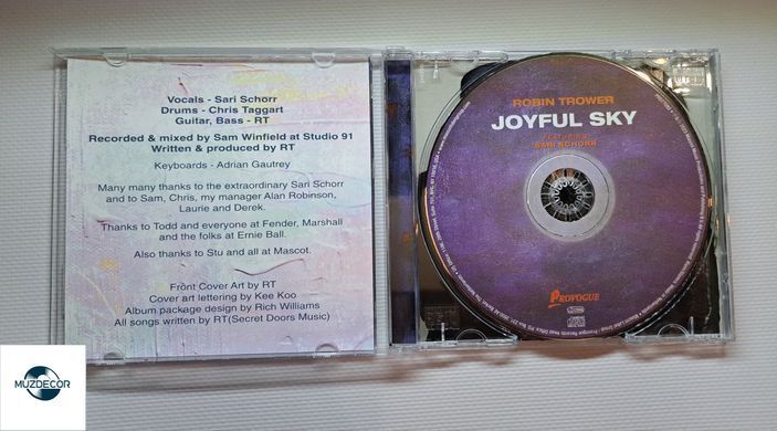 Robin Trower Feat. Sari Schorr &ndash; Joyful Sky (2023) Audio CD (імпорт, буклет)